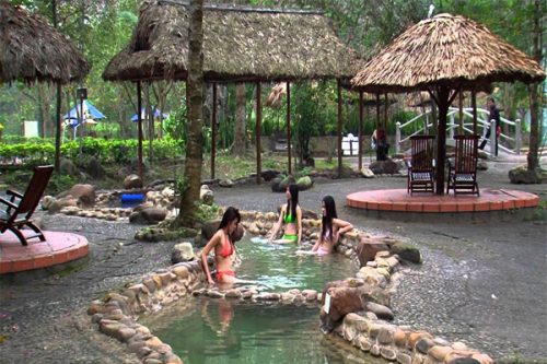 Vé tham quan thư giãn tại suối khoáng nóng Thanh Tân 1 ngày