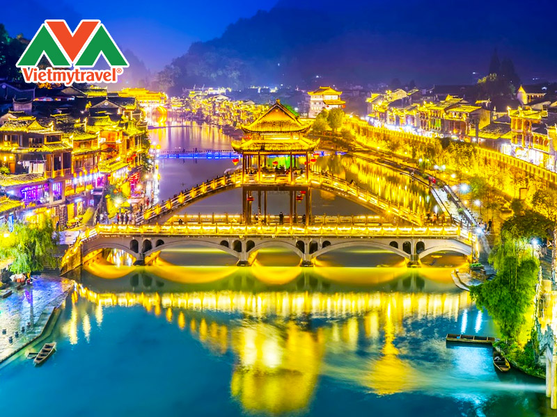 phuong-hoang-co-tran-ve-dem