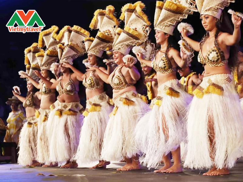 polynesian-dancing-showing