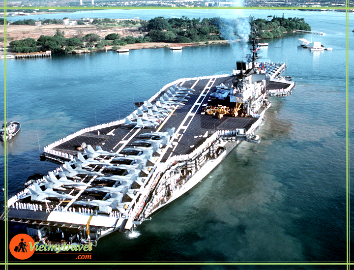 Tàu sân bay USS Midway - Vietmytravel