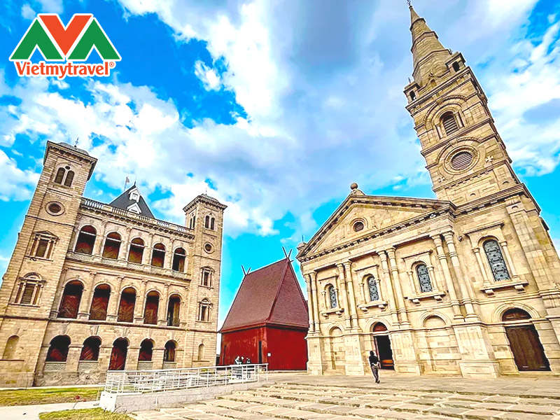 queen’s-palace-antananarivo