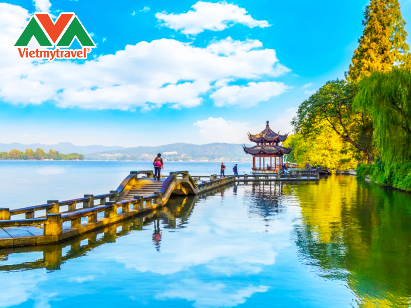 tay-ho-tam-dan-an-nguyet