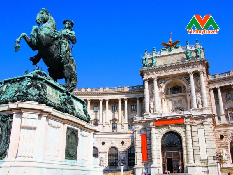 cung-dien-hoang-gia-hofburg