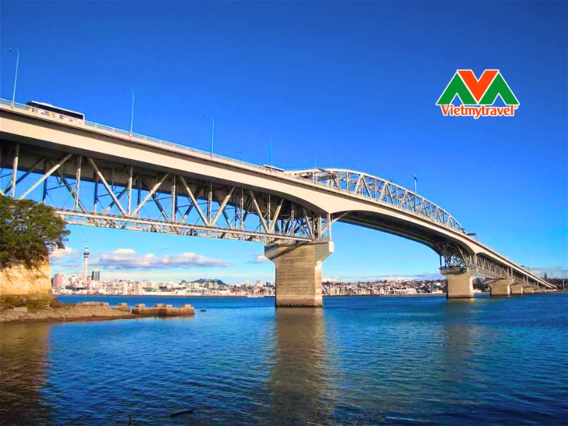 Cầu cảng Auckland Harbour Brigde