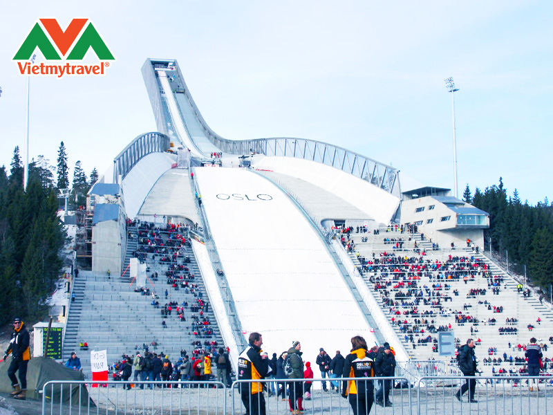 bao-tang-truot-tuyet-holmenkollbakken
