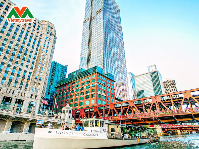 odyssey-chicago-river