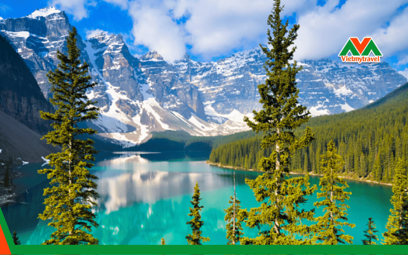 Hồ Louise - Viên ngọc quý của xứ sở Canada