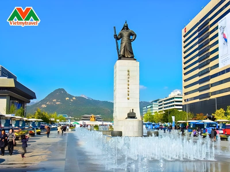 quang-truong-gwanghwamun-vietmytravel