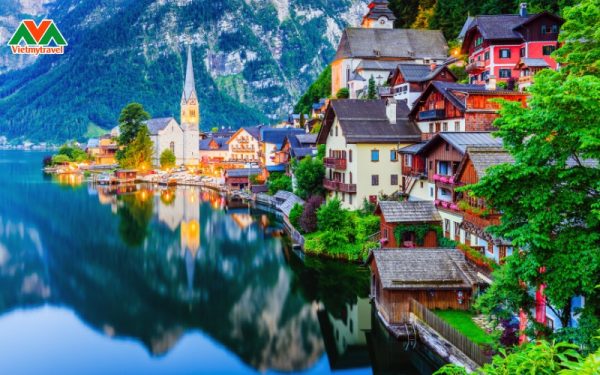 tour-chau-au-tham-quan-Hallstatt