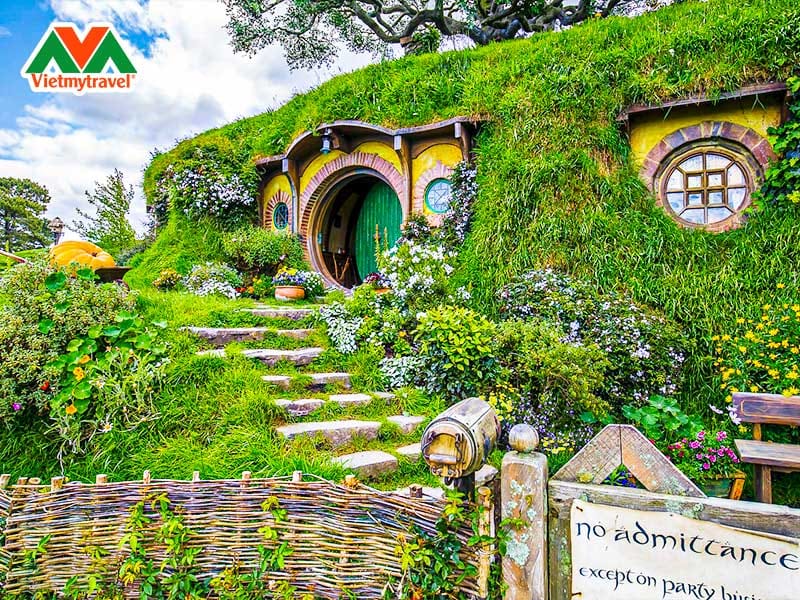 hobbiton-village