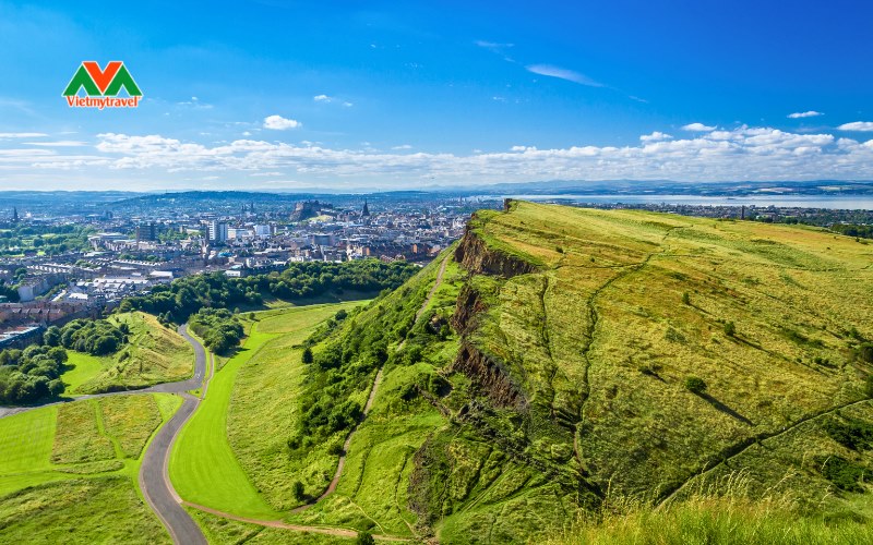 Holyrood - Điểm đến du lịch ở Anh quốc hấp dẫn du khách quên lối về