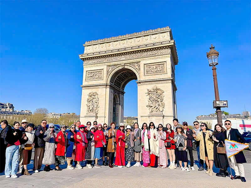 cong-ty-du-lich-chau-au-uy-tin-vietmytravel