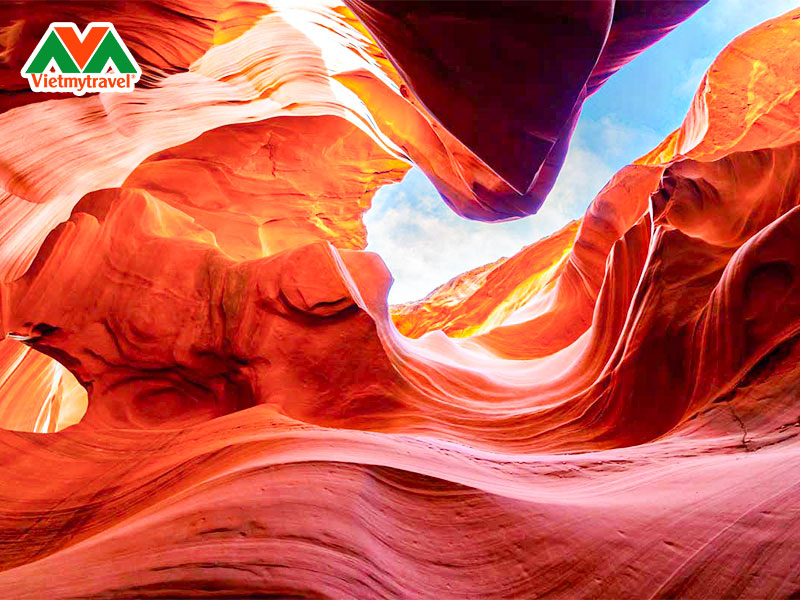hem-nui-linh-duong-antelope-canyon