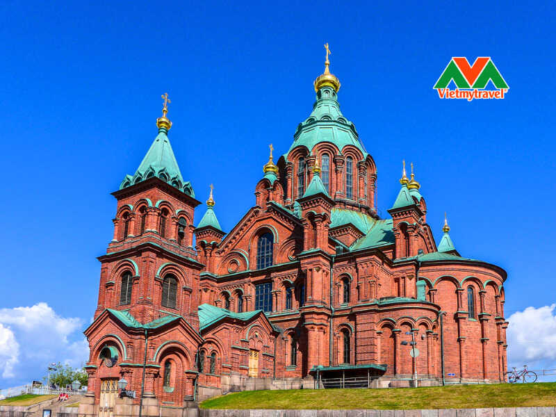 nha-tho-Uspenski-Cathedral