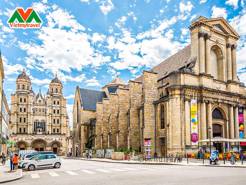 nha-tho-thanh-michel-dijon