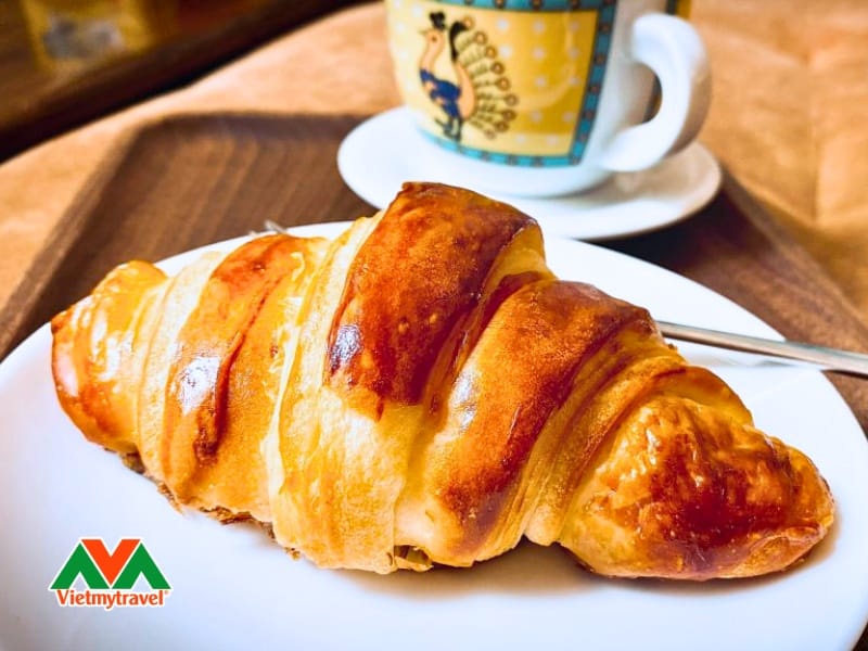 Bánh Croissant, Pháp