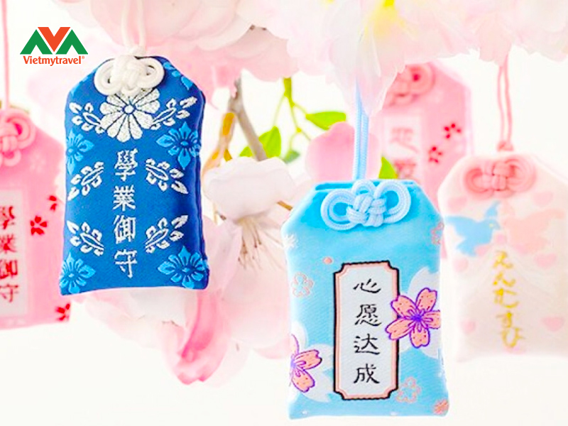 bua-may-man-omamori