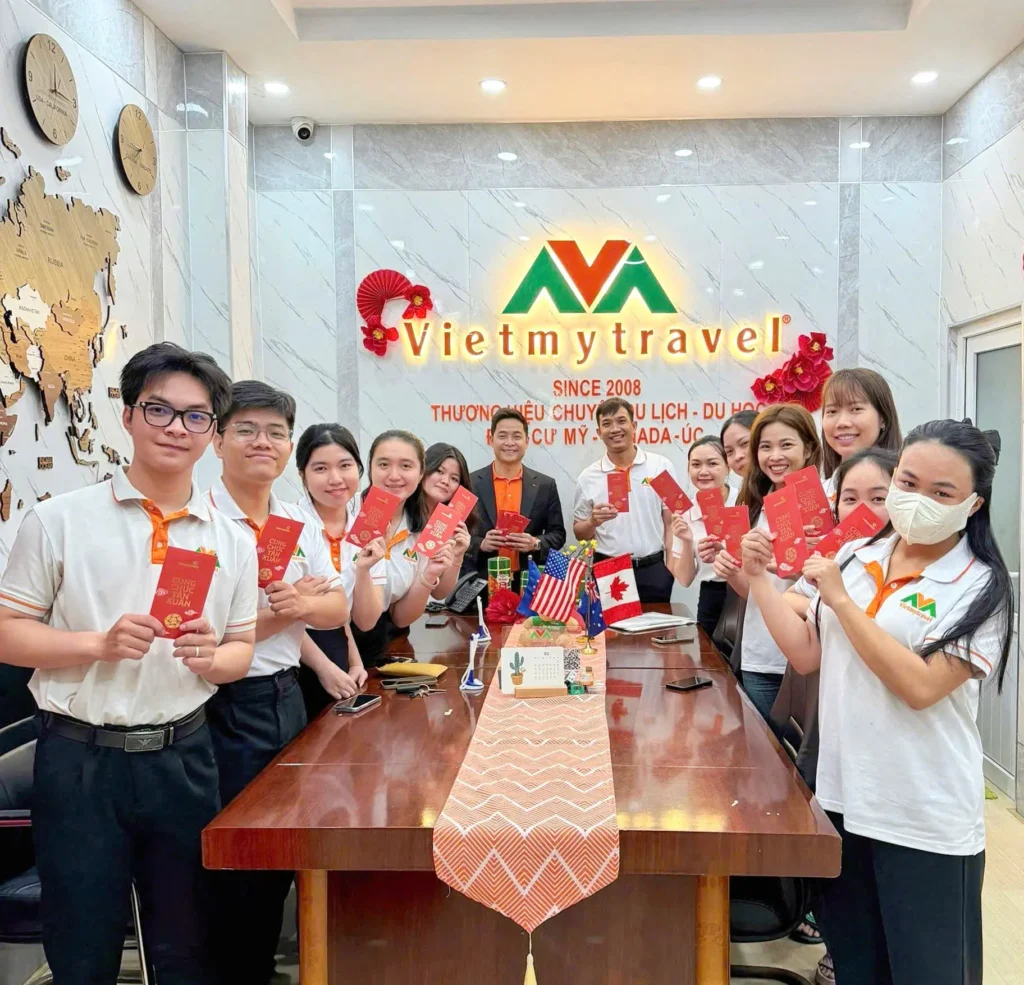 Họp mặt đầu xuân - Gắn kết đội ngũ tư vấn