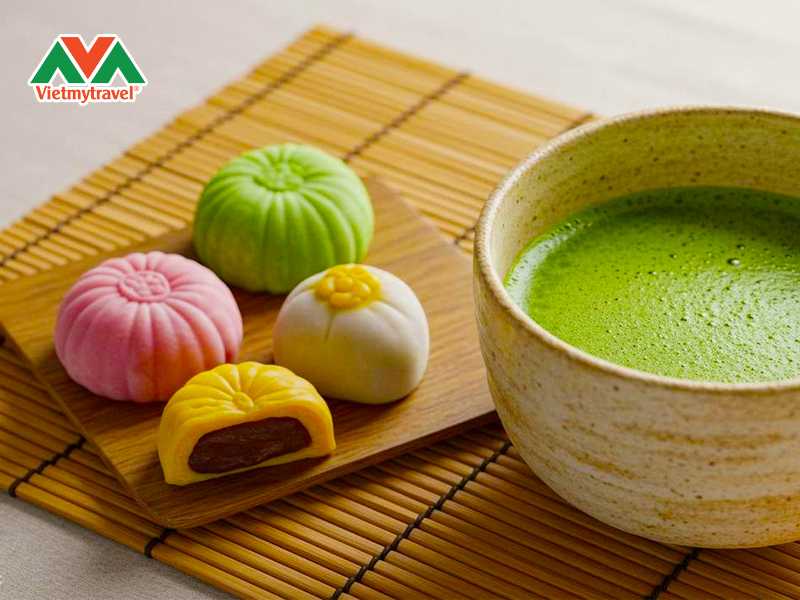 tra-dao-matcha-va-banh-wagashi