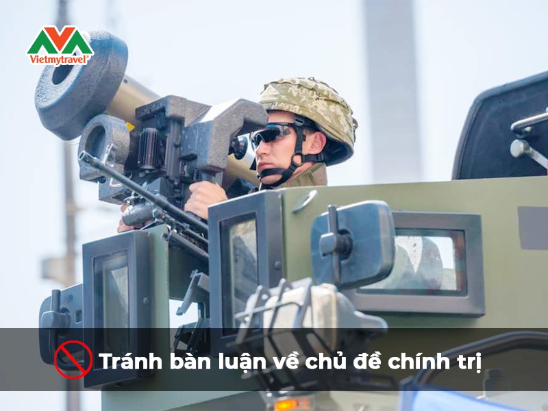tranh-ban-luan-ve-chu-de-chinh-tri