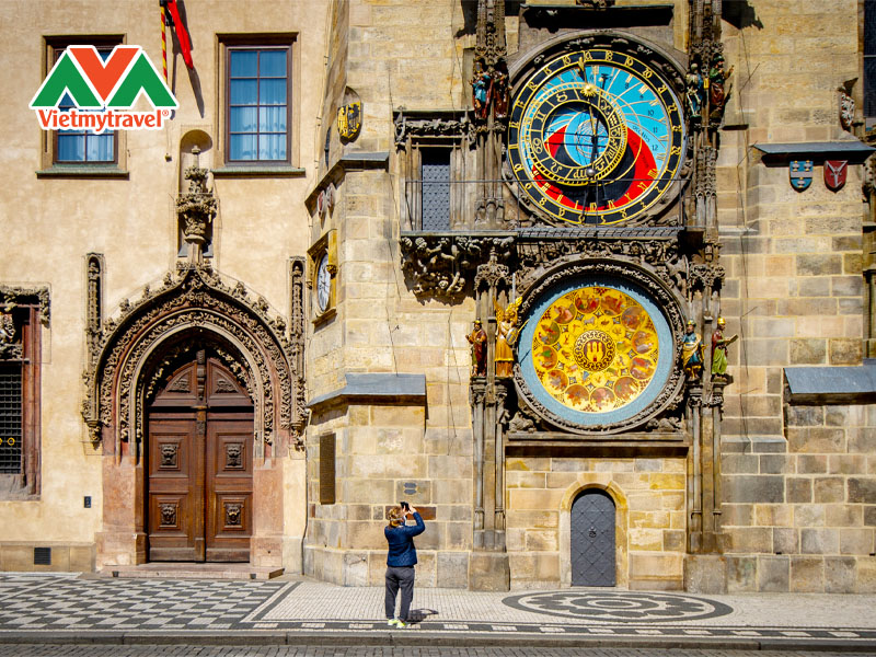 astronomical-clock