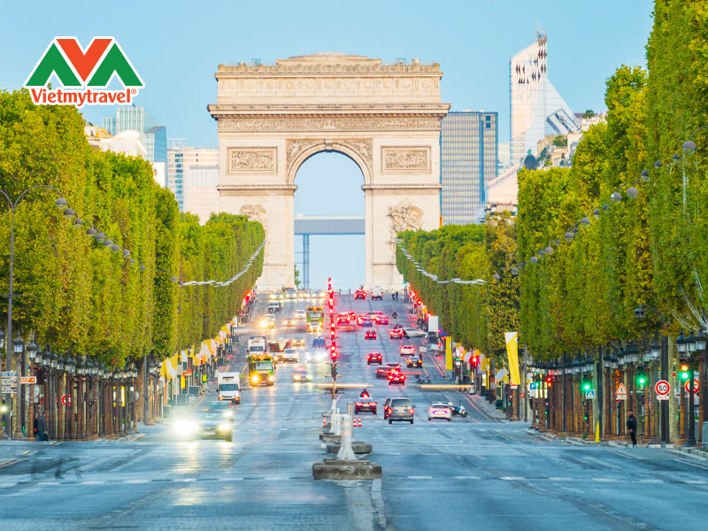 dai-lo-champs-élysées