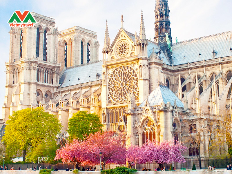 nha-tho-duc-ba-paris