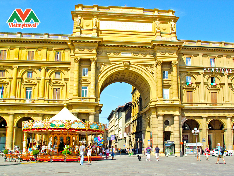 quang-truong-piazza-della-repubblica
